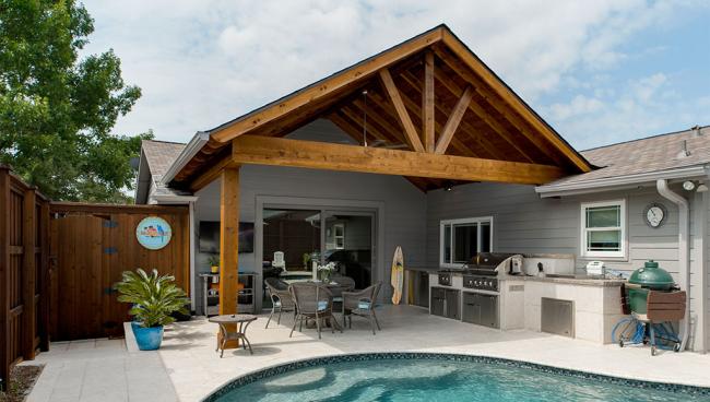 Opening an existing wall to views of the pool, Centor Integrated Dealer Brennan has transformed this home in Coppell, Texas with an Integrated Sliding Door. 